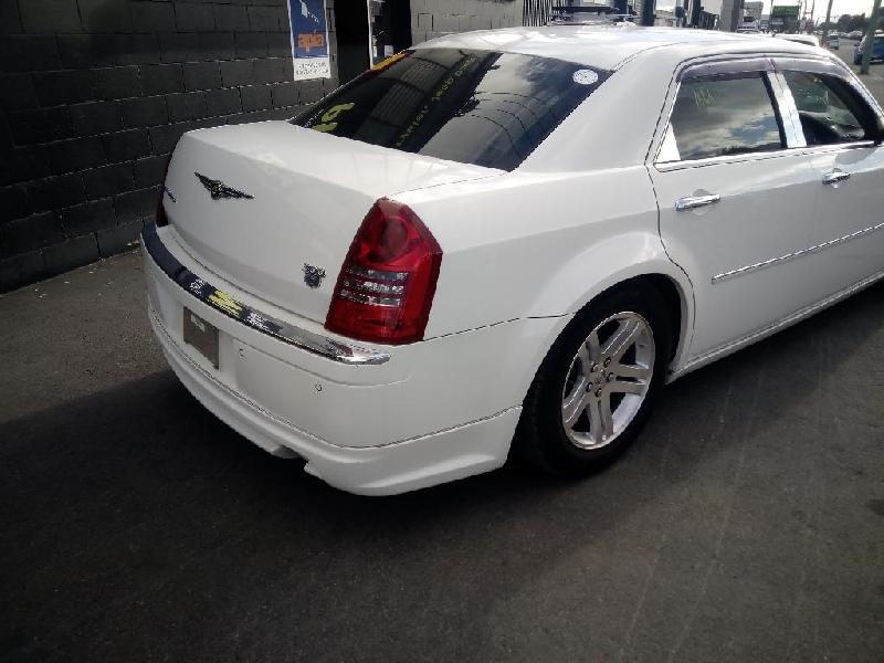 Chrysler 300C - 05-10