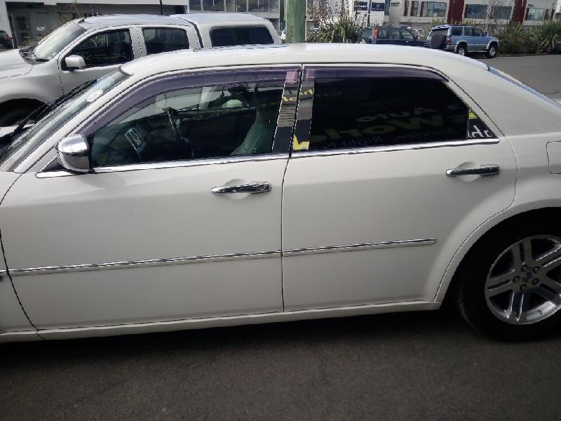 Chrysler 300C - 05-10