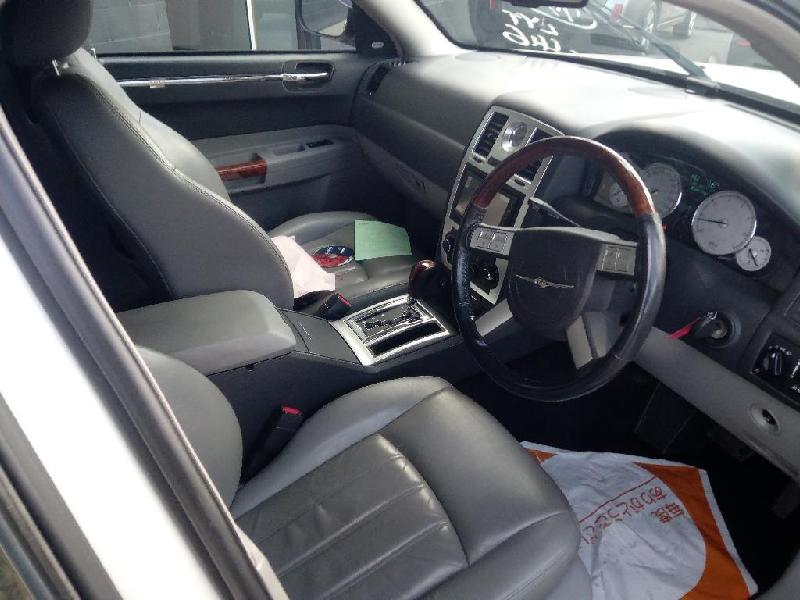 Chrysler 300C - 05-10