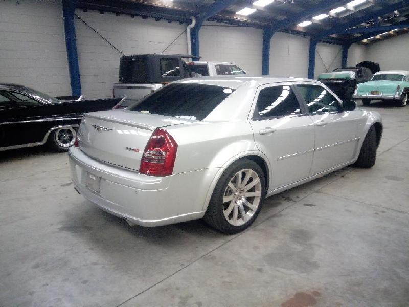 Chrysler 300C - 05-10