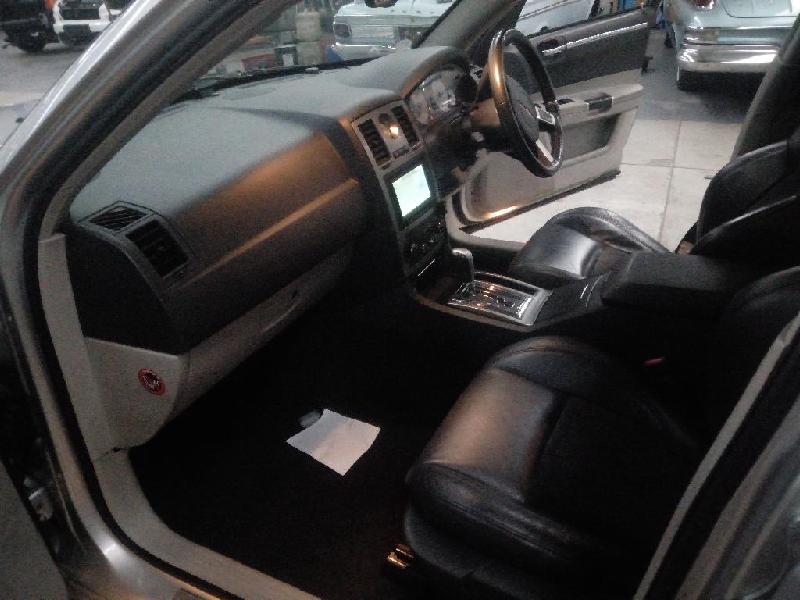 Chrysler 300C - 05-10