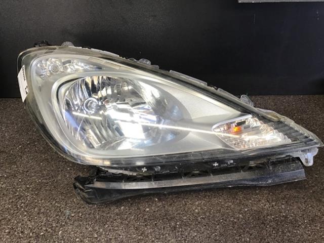 R Headlight