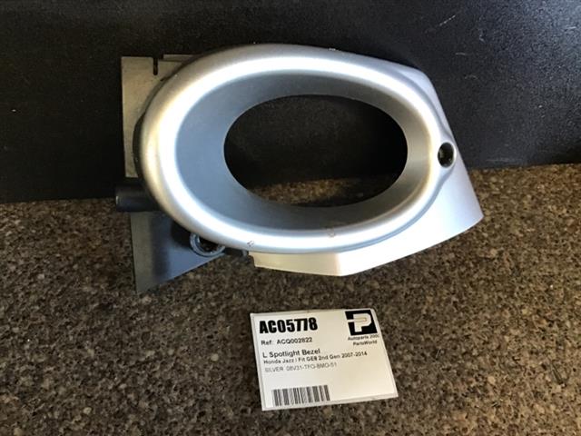 L Spotlight Bezel