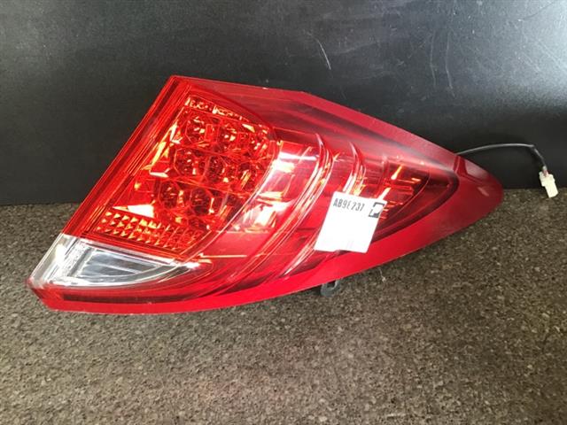 R Tail Light