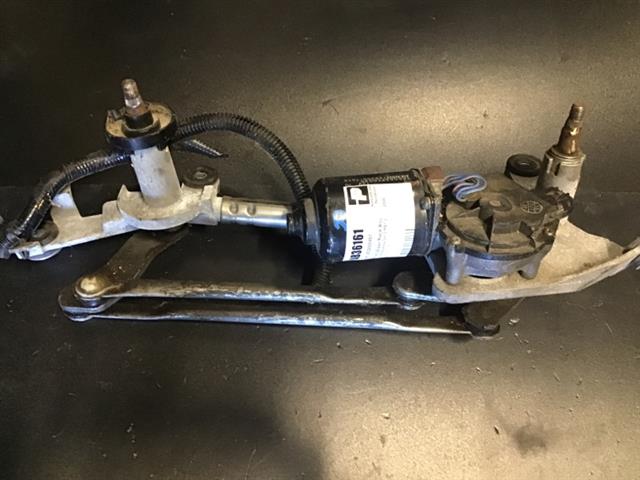 Front Wiper Rack Assy