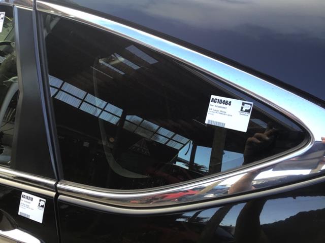 Lr Cargo Glass