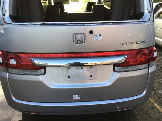 Tailgate Garnish 1 Piece