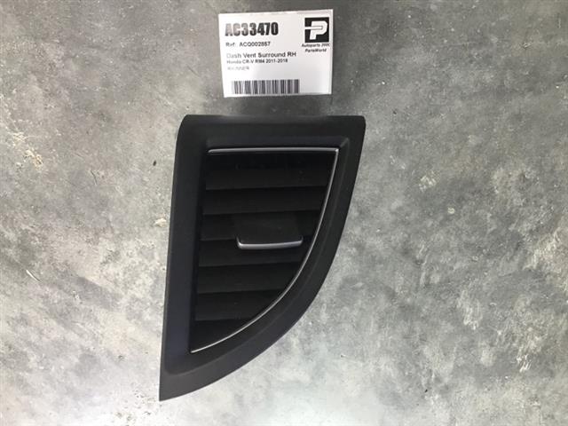 Dash Vent Surround Rh