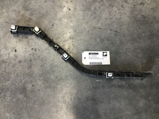 Lr Bumper Retainer