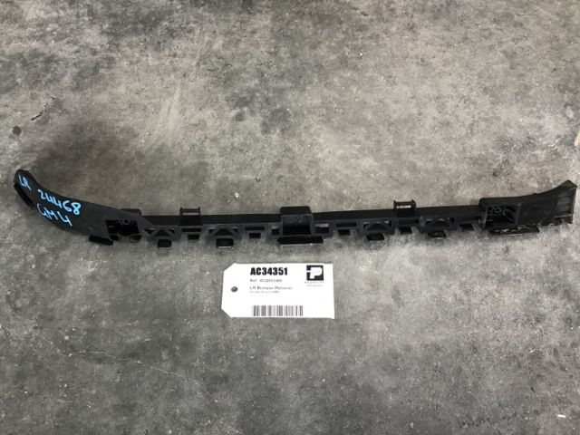 Lr Bumper Retainer