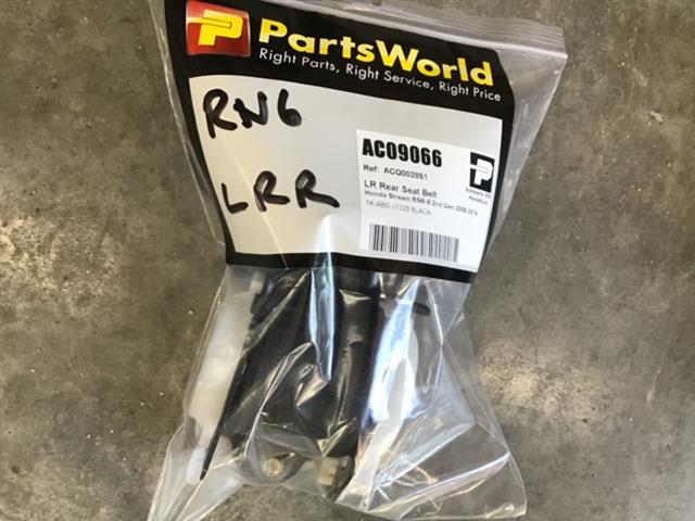 Lr Rear Seat Belt