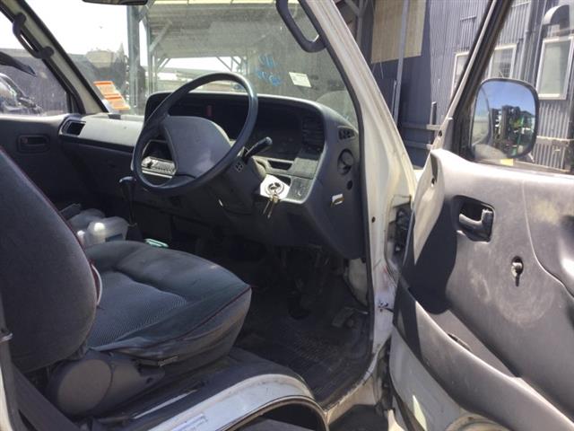 Toyota Hiace - LH109