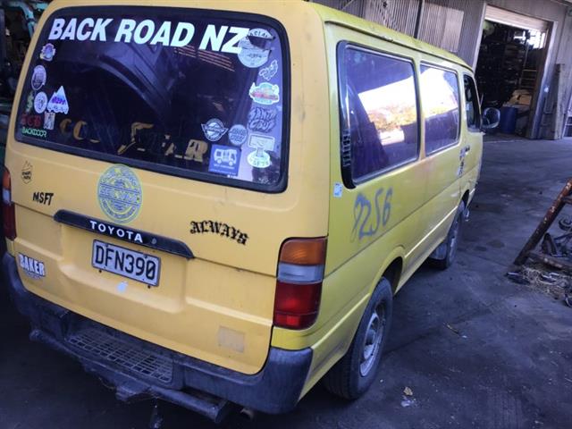 Toyota Hiace - LH162