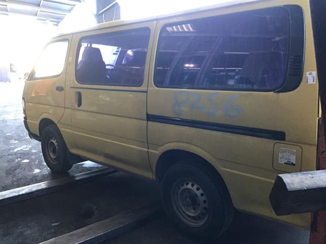 Toyota Hiace - LH162