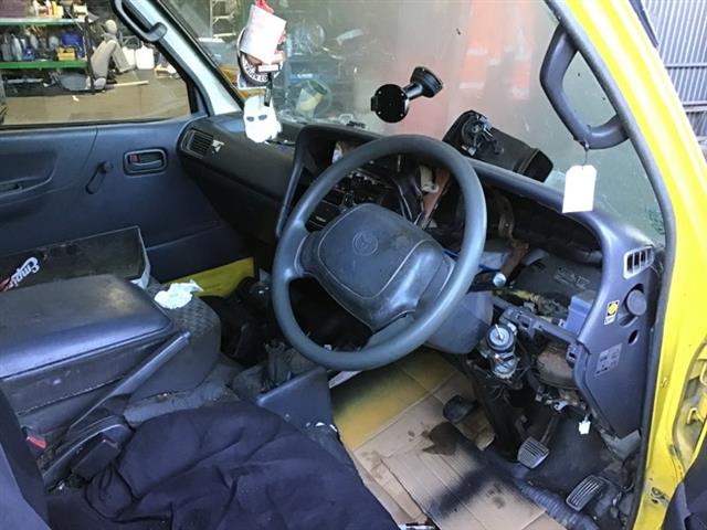 Toyota Hiace - LH162