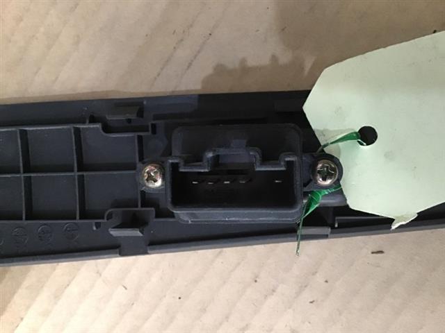 Lr Window Switch