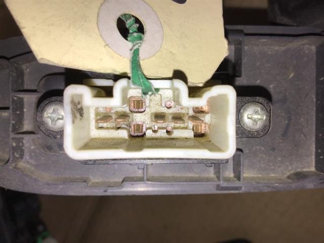 Lr Window Switch