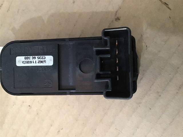 Lr Window Switch