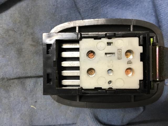 Lr Window Switch