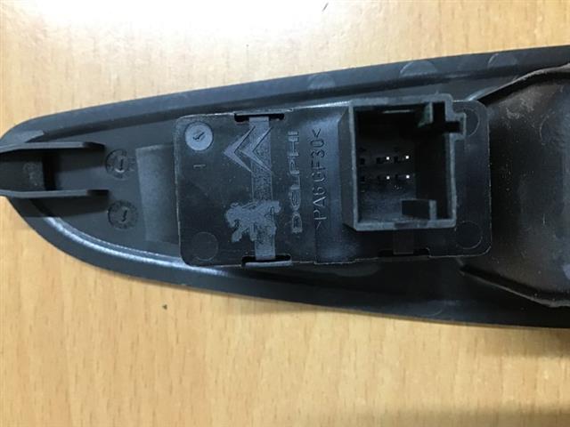 Lr Window Switch