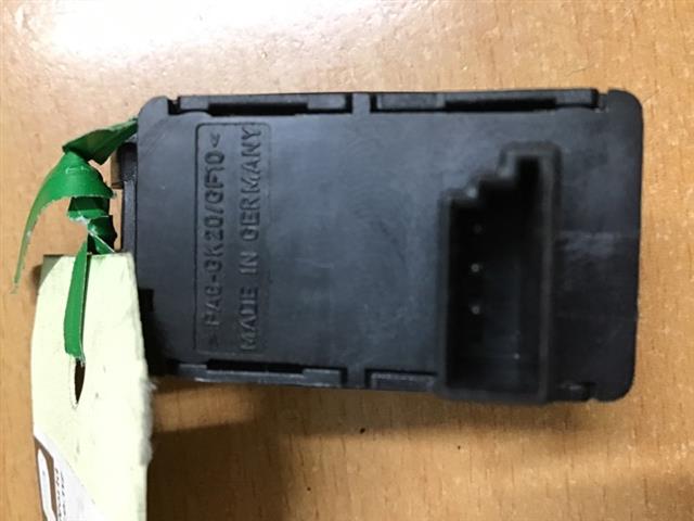 Lr Window Switch
