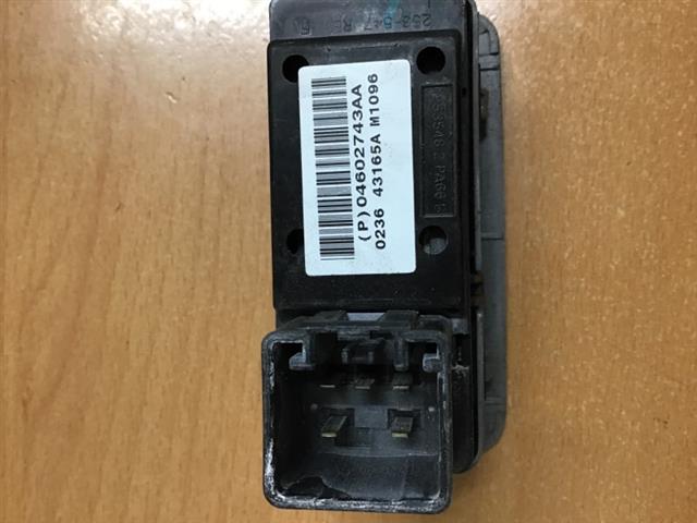 Lr Window Switch