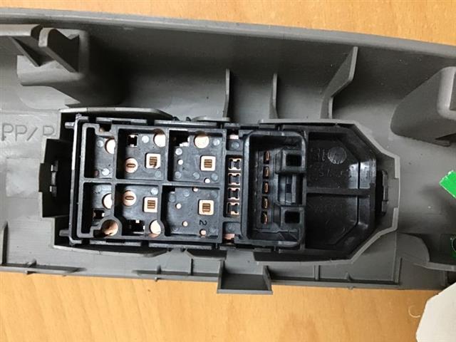Lr Window Switch