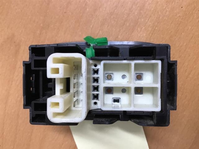 Lr Window Switch
