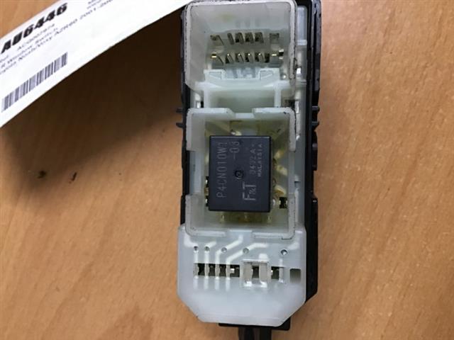 Lr Window Switch