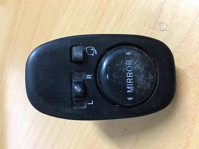Mirror Adjuster Switch