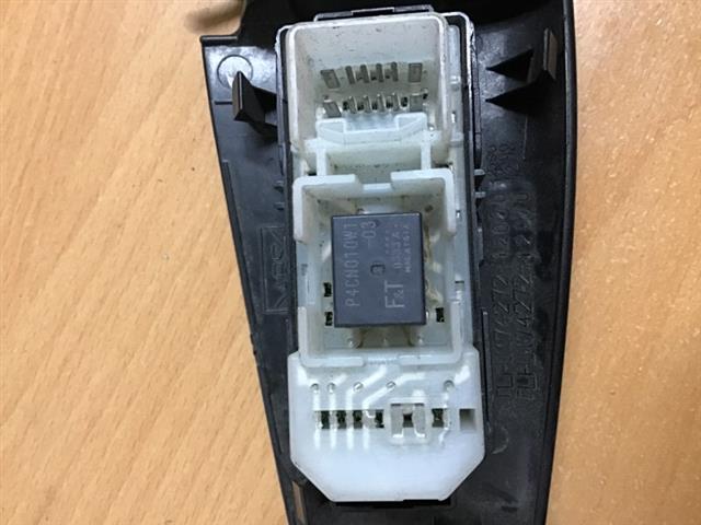Lr Window Switch