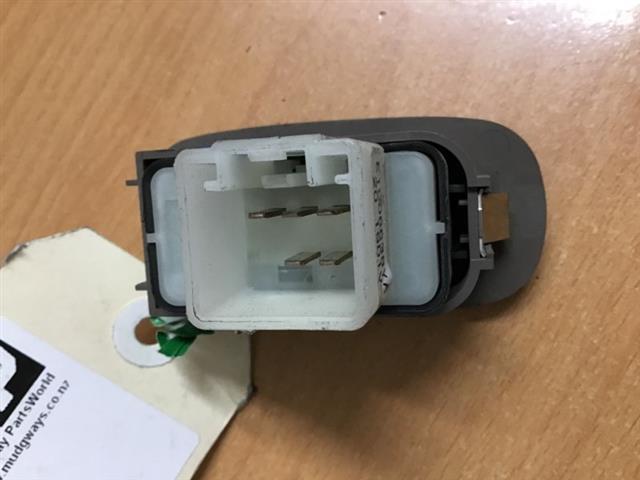 Lr Window Switch
