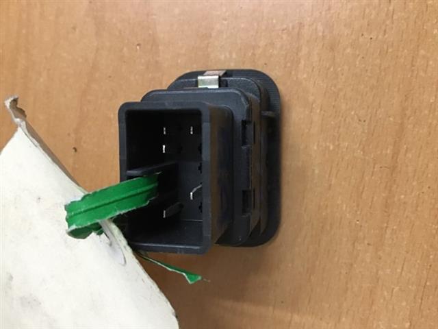 Lr Window Switch