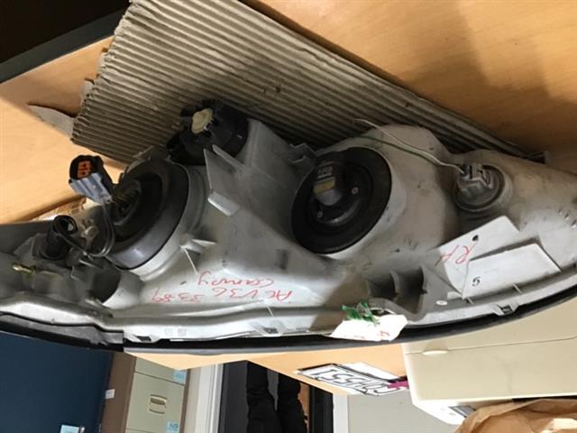 R Headlight