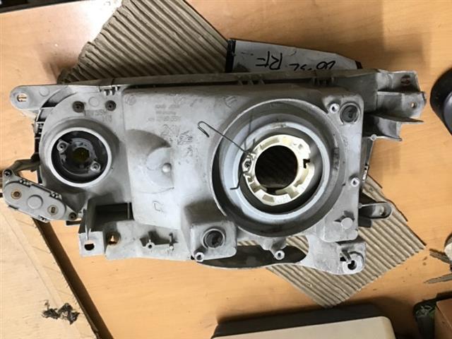 R Headlight