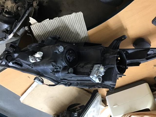 R Headlight