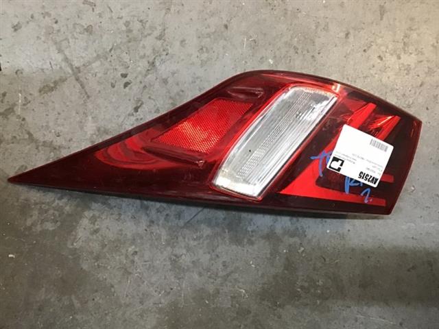 R Tail Light