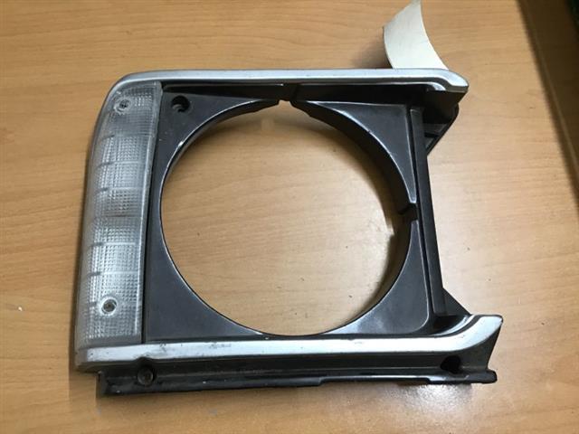 R Headlight Black Surround