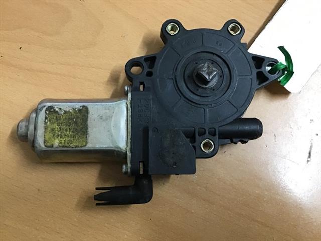 Lr Door Regulator Motor