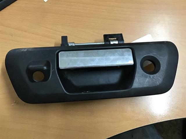 Tailgate Handle Outer