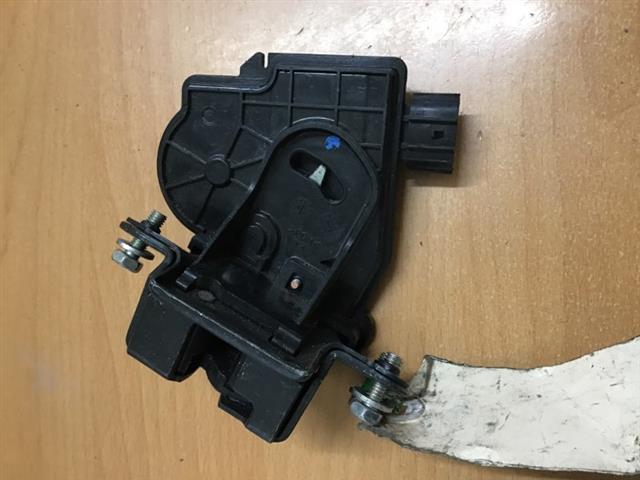 Toyota Auris NZE151 Tailgate Catch