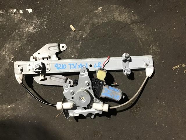 Lr Door Elec Regulator