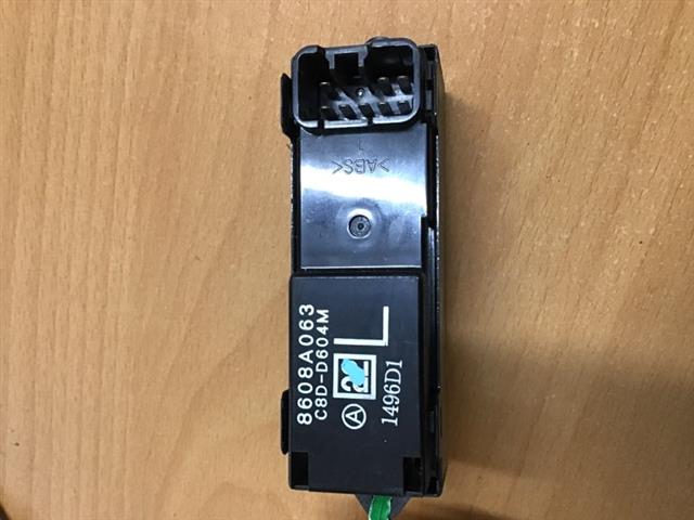 Lr Window Switch