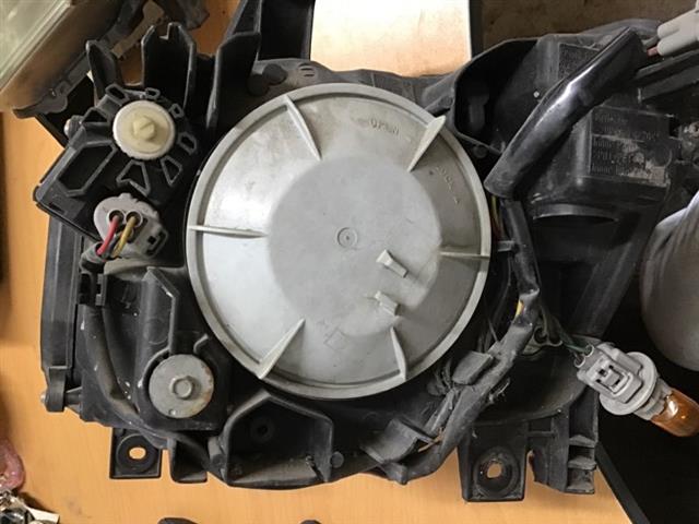 R Headlight
