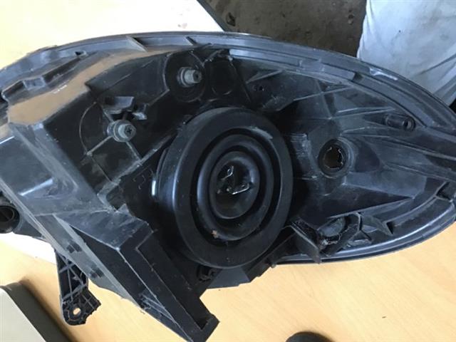 R Headlight