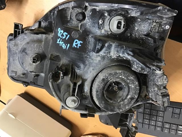R Headlight