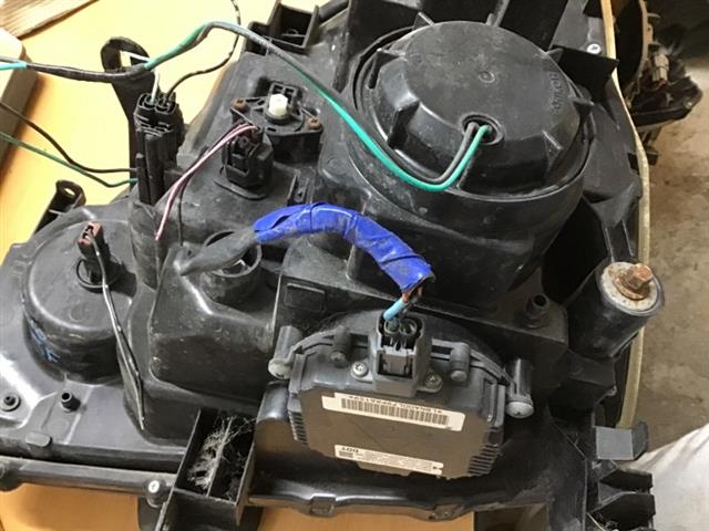 R Headlight