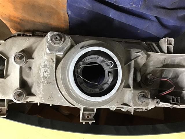R Headlight