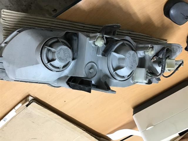 R Headlight