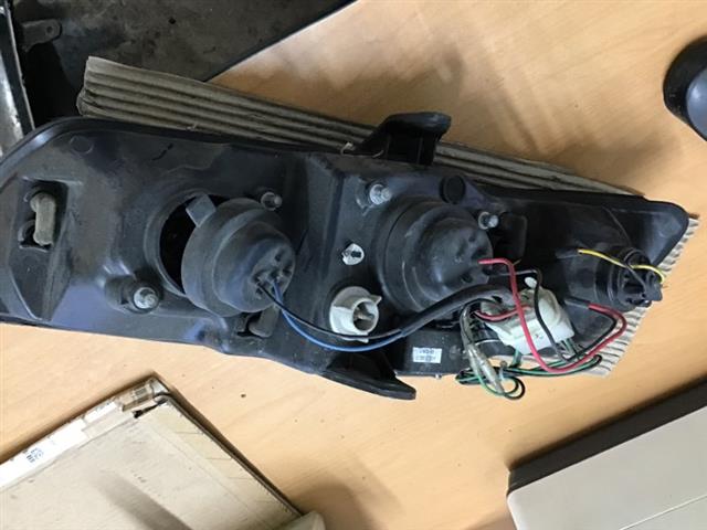R Headlight